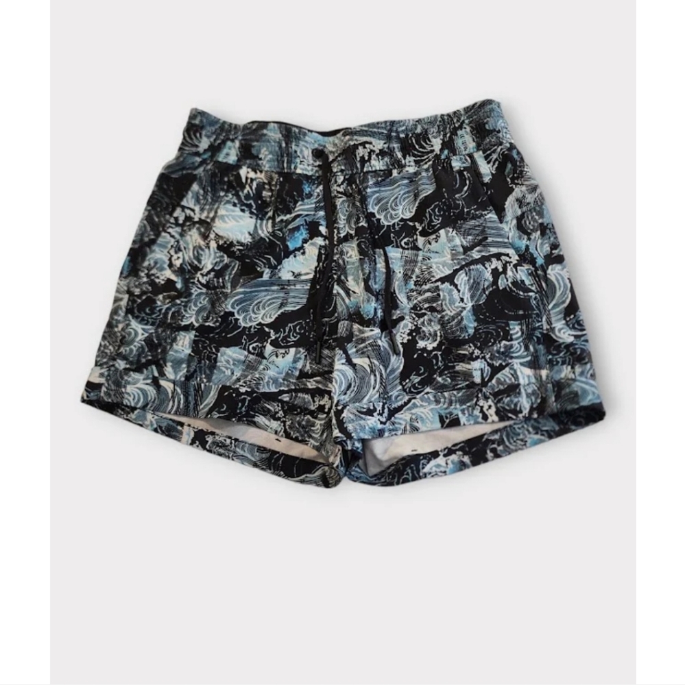 Size 6 - Lululemon Spring Break Away Short *4-way Stretch 3"